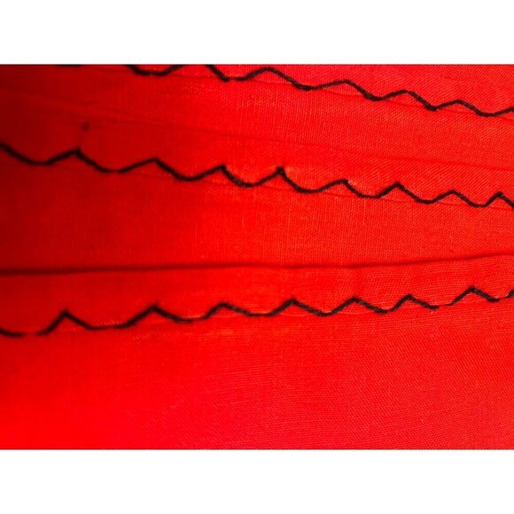 Set Of 6 Red Embroidered Napkins With Heart & Dot Design - Picture 3 of 7